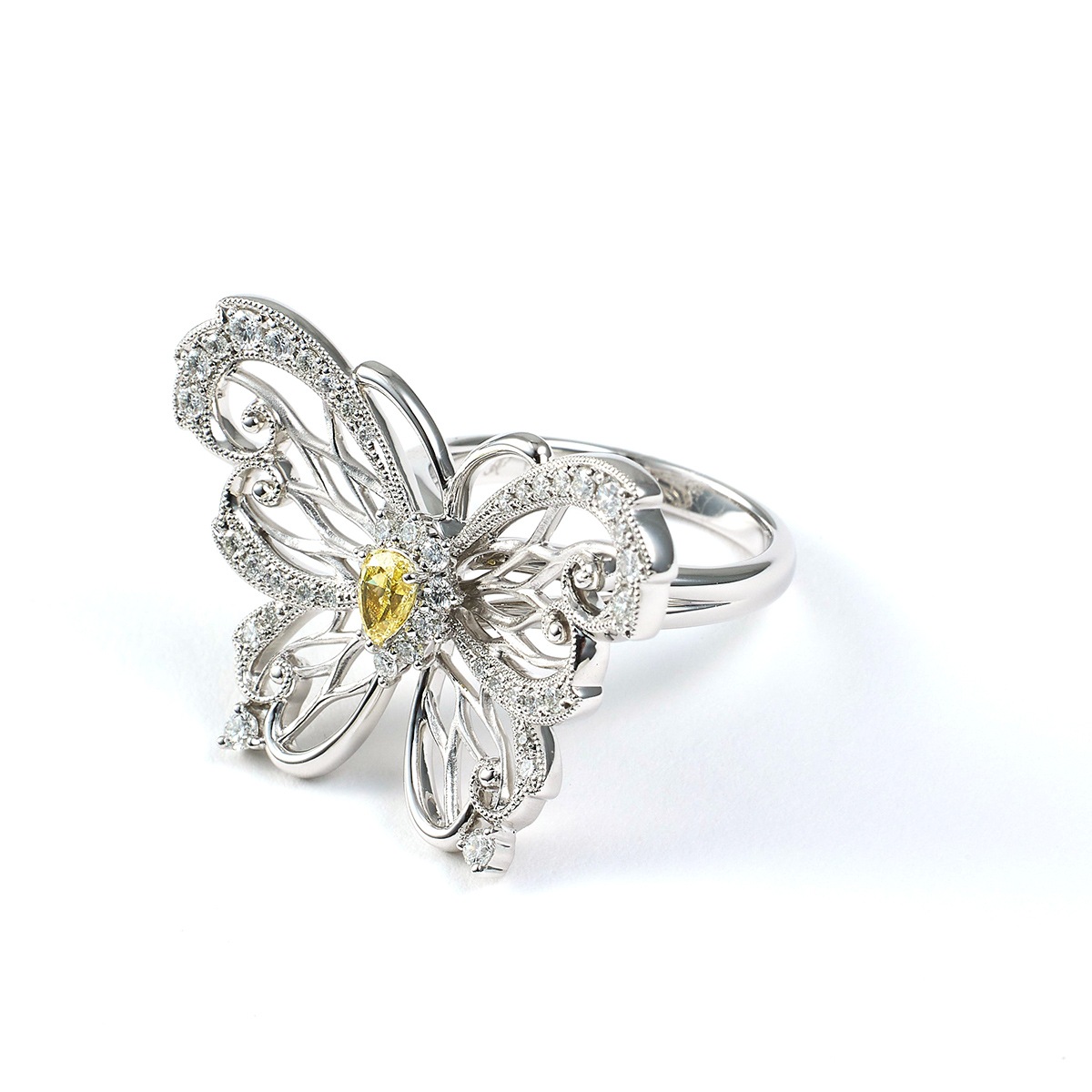 PT Diamond Ring 神秘の蝶