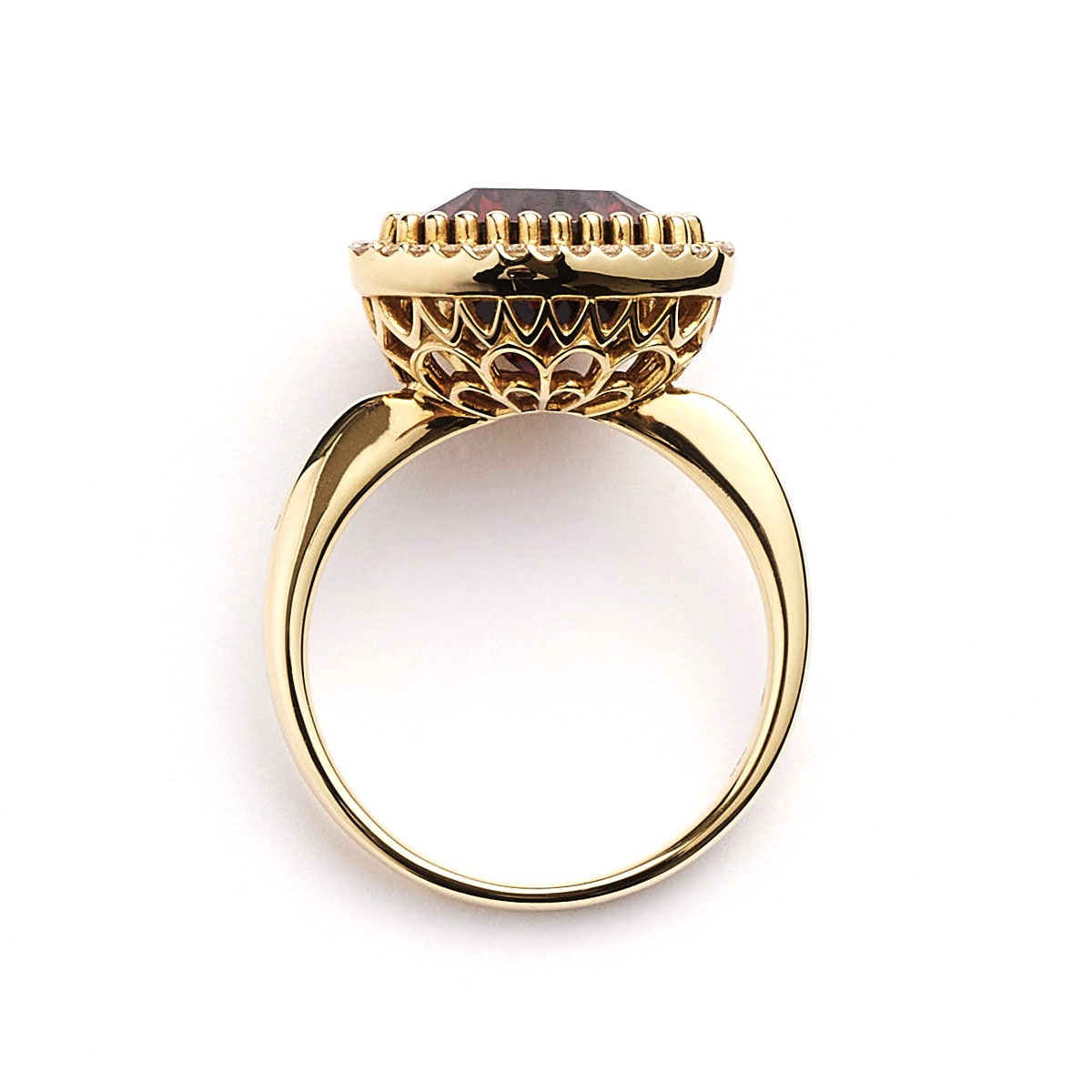 Notre Dame K18 Garnet/Diamond Ring