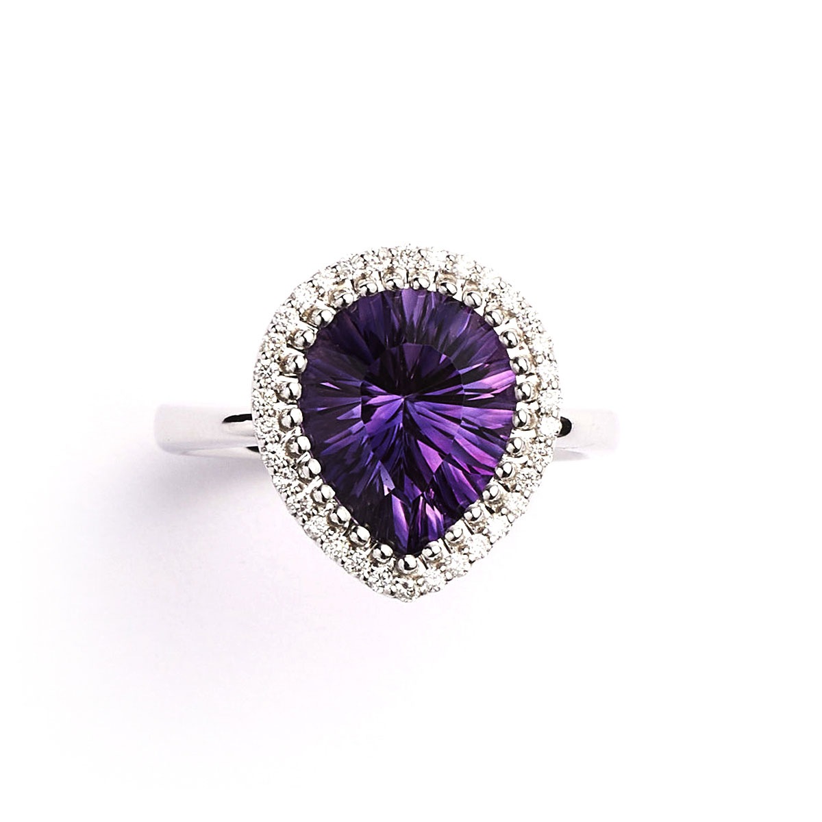 Notre Dame K18WG Amethyst/Diamond Ring