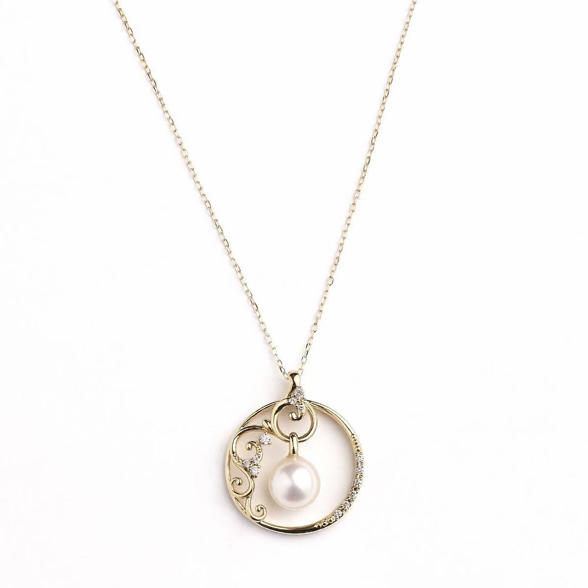 K18 Diamond / Pearl Pendant