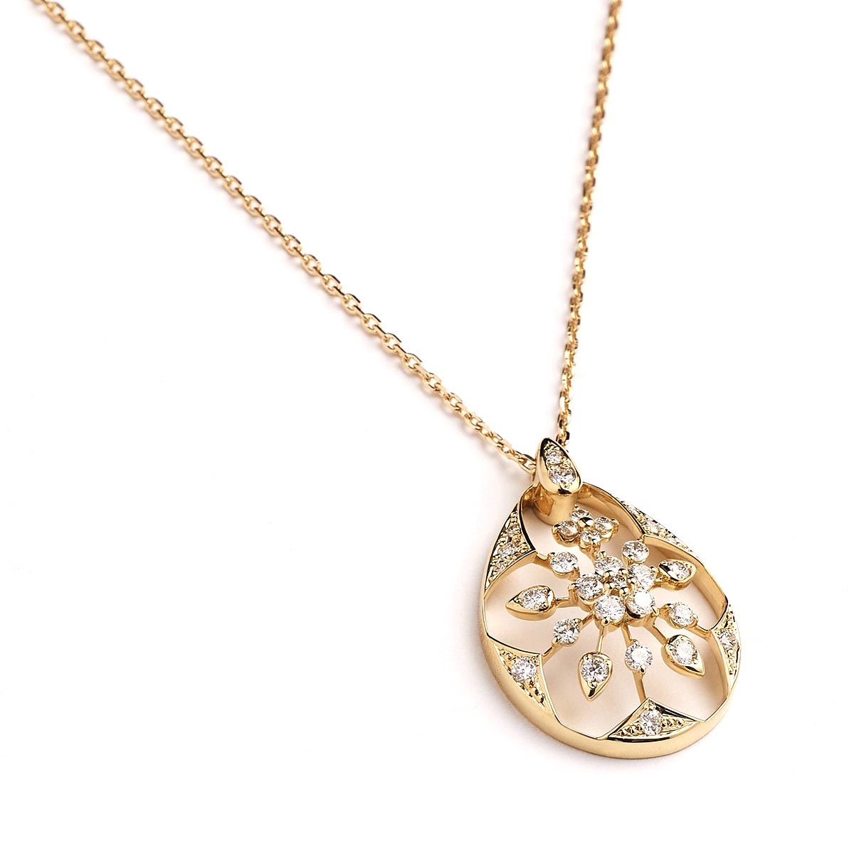 K18 Diamond Pendant