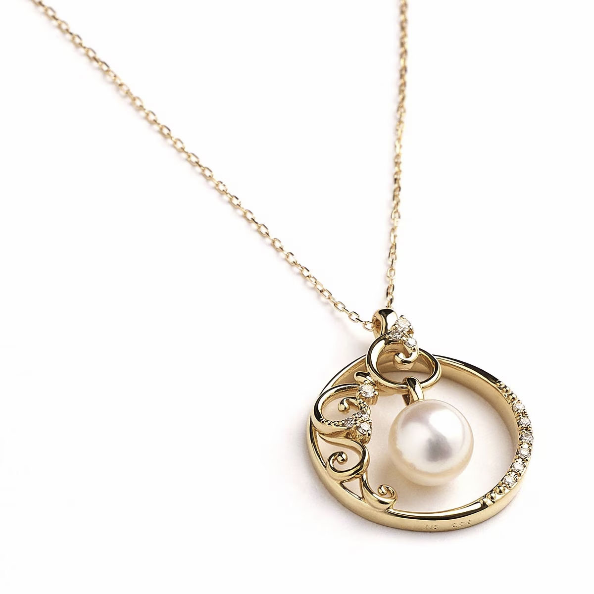 K18 Diamond / Pearl Pendant